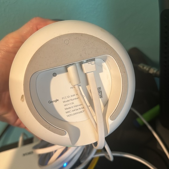 Google Nest Wifi -  AC2200 (2nd Gen) WiFi System -  Wifi Router - UEC - Picture 2 of 2